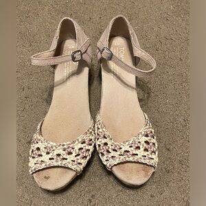 TOMS Platform Wedge‎ Tan Stucco Satin Woven Open Toe Sandals Womens Size 7